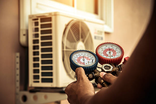 Professional Hvac technician working in Charlestown, IN